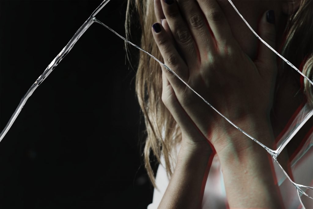 Dolor emocional y pensamientos suicidas tratados por Ana Serrano Psicóloga